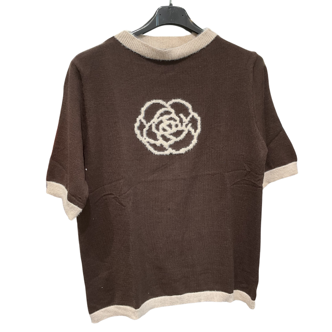 CHANDAIL BRUN MANCHES COURTES AVEC FLEURS